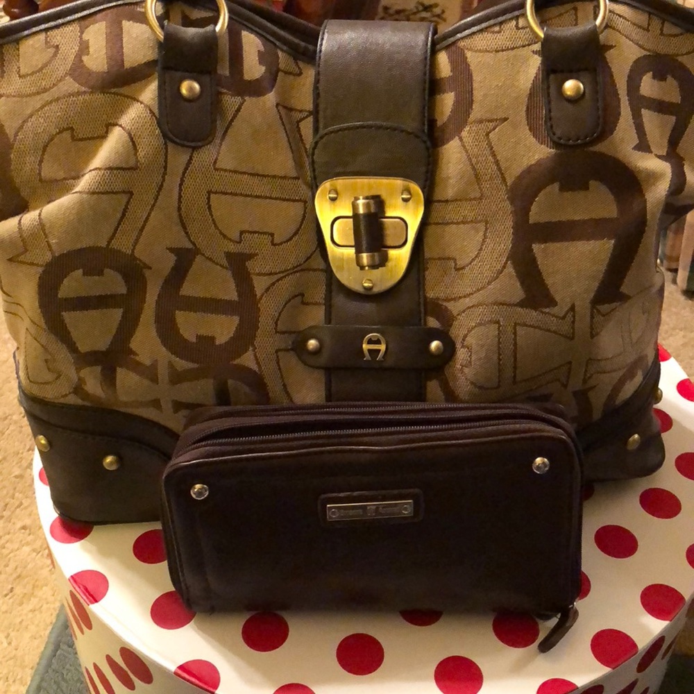 Beautiful leather trimmed Aigner with wallet